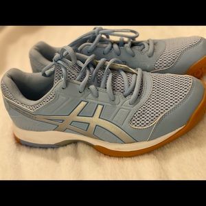 ASICS athletic shoes non-marking sole